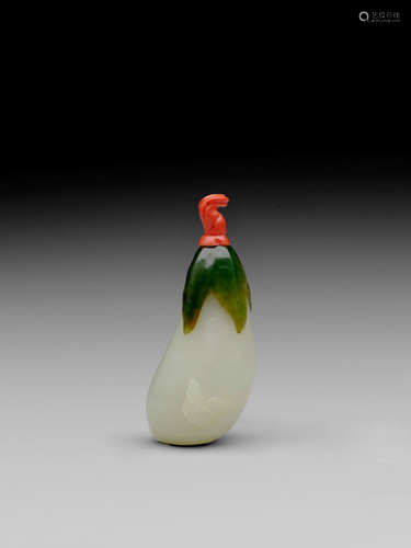 19th century A WHITE JADE 'EGGPLANT' SNUFF BOTTLE