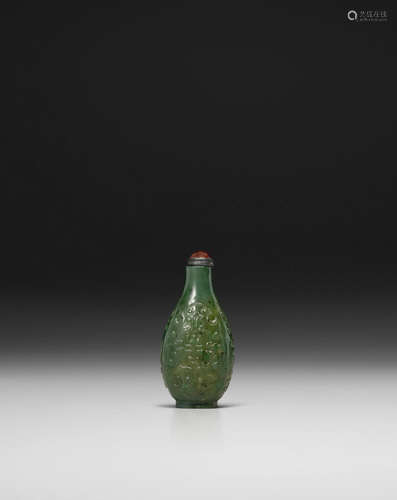 1760-1800 A SPINACH JADE 'LONGEVITY' SNUFF BOTTLE