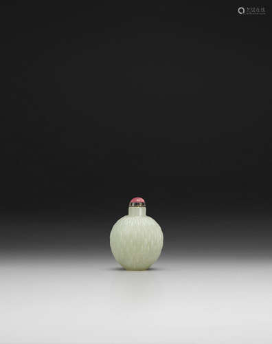 1750-1830 A WHITE JADE 'BASKET WEAVE' SNUFF BOTTLE