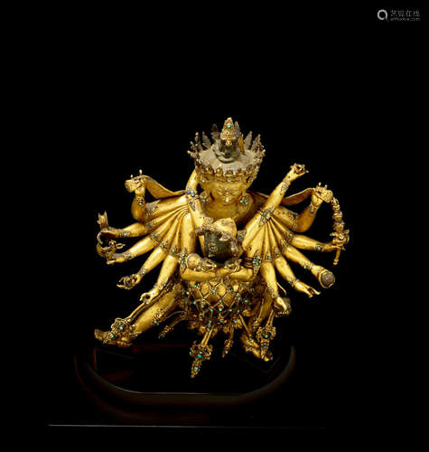 CENTRAL TIBET, 15TH CENTURY A GILT COPPER ALLOY FIGURE OF CHAKRASAMVARA