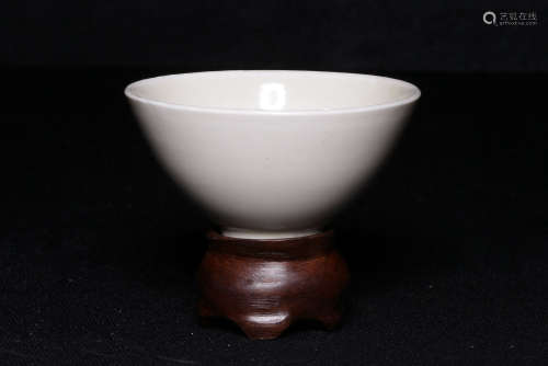 DING WARE CARVED 'FLOWERS' CUP WITH STAND