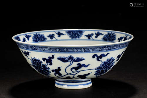 BLUE AND WHITE 'FLOWERS AND VINES' BOWL