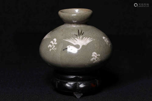 KOREAN CELADON GLAZED 'CRANE' SMALL JAR WITH STAND