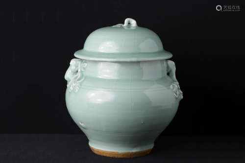 LONGQUAN WARE JAR WITH COVER