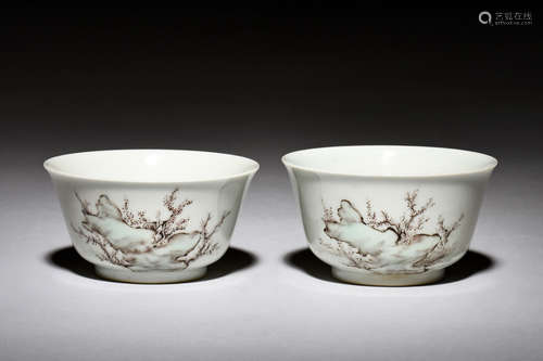 PAIR OF FAMILLE ROSE 'PEOPLE' CUPS