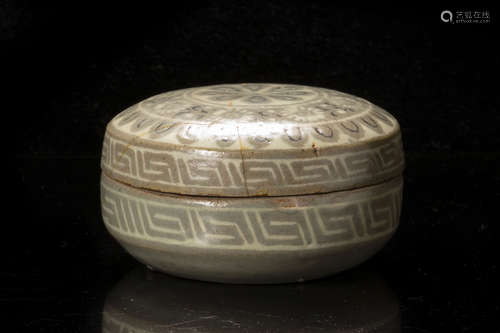 KOREAN CELADON GLAZED SMALL BOX WITH COVER