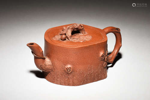 YIXING ZISHA 'TREE BARK' HEXAGONAL TEAPOT