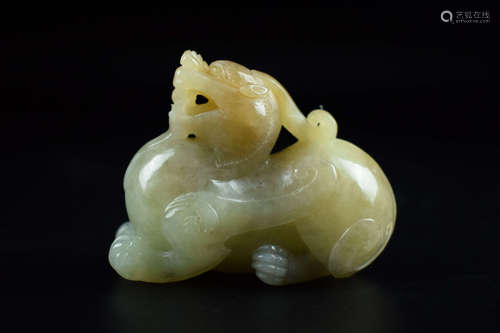 YELLOW JADE CARVED PIXIU FIGURE