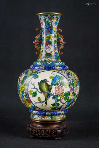 A Cloisonne Enamel Vase Dexing Cheng 德興成 造, Qing Dynasty.