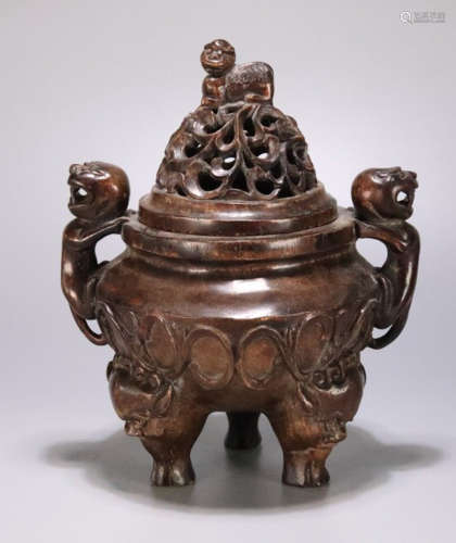 A CHENXIANG WOOD CARVED HOLLOW FLORAL PATTERN CENSER