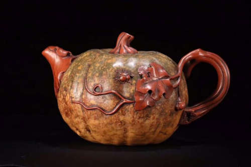 AN OLD MINE ZHU MUD PUMPKIN SHAPED TEAPOT