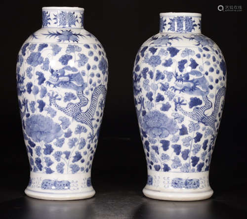 PAIR WHITE AND BLUE GLAZE FLORAL PATTERN VASE