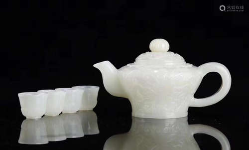 A HETIAN JADE CARVED LOTUS PATTERN JADE POT