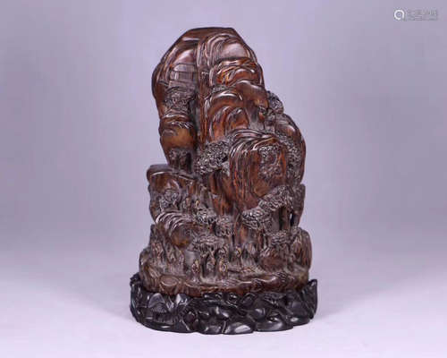 A CHENXIANG WOOD MOUNTAIN SHAPED ORNAMENT