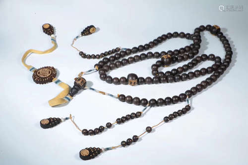 A 108 CHENXIANG WOOD BEADS STRING NECKLACE