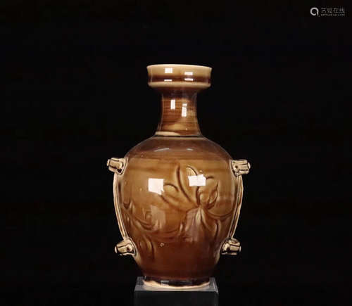 A DINGYAO FLORAL PATTERN VASE