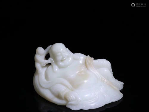 A HETIAN JADE CARVD CHILD BUDDHA