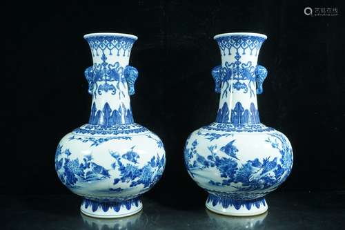 A Pair of Blue and White Porcelain Vases