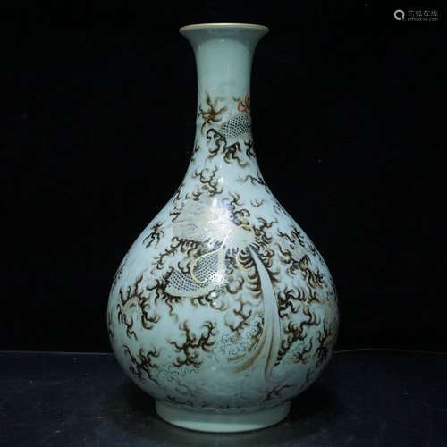 A Magnificent Famille Rose Porcelain Vase