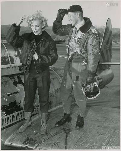 Marilyn Monroe and USAF Lieutenant