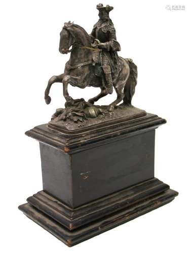 SILVER FIGURE: MOUNTED AUGUST THE STRONG ON BASE