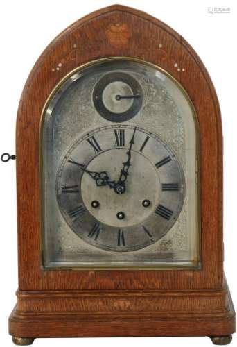 Table clock.