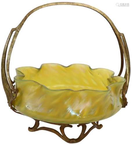 Fruit bowl with gilded molded frame