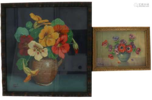 (2x) Flower framed pictures.