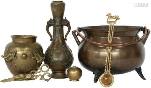 Lot bronze items