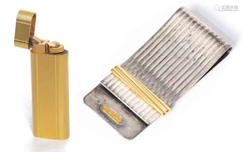 Ensemble de deux pièces Cartier comprenant : - Briquet d'intérieur Cartier plaqué [...]