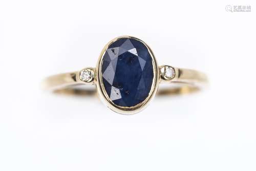 Bague en or jaune .750 avec 1 saphir bleu de 1.5 ct et 2 diamants pour un total de [...]