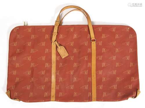 Louis Vuitton, bag for the America's Cup, 1995, édition limitée. Porte-habits en [...]