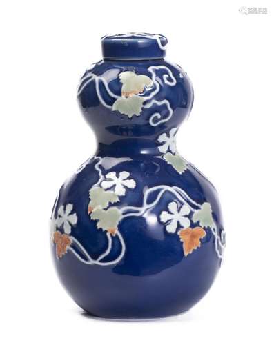 Vase couvert en porcelaine du Japon en forme de double gourde à décor de feuilles [...]