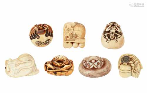 Lot of seven netsuke, 1) Ivory temple bell with dragon head and tail. L. 4,5 cm. 2) Ivory temple