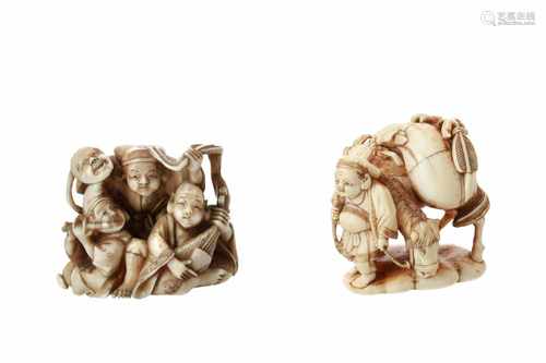 Lot of two netsuke, 1) Ivory three lucky gods with instrument and fan. Signed Hidekazu. H. 3,5 cm.