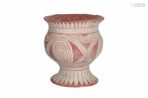 An earthenware jar, decorated with a white pattern. Thailand, Ban Chiang, north-eastern Thailand,