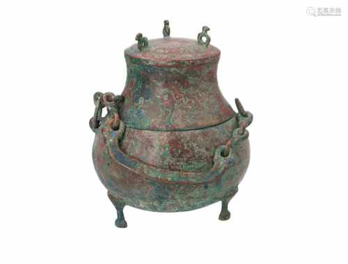 A bronze Dilianghu or Jiao zun. China, western Han, 206 BC - AD 8 or later. H. 19,5 cm.