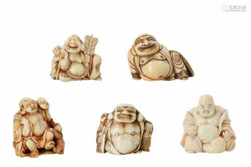 Lot of five netsuke, 1) Ivory sitting Hotei. H. 4 cm. 2) Ivory Hotei with mask, bag and two