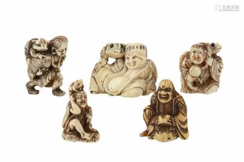 Lot of five netsuke, 1) Ivory Gama Sennin with toad. L. 4,5 cm. 2) Ivory Gama Sennin with toad. H.