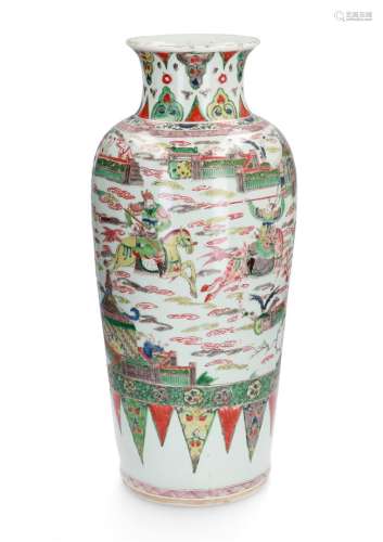 A large famille verte porcelain 'warrior' vase on wooden base. Unmarked. China, Kangxi. H. excl.