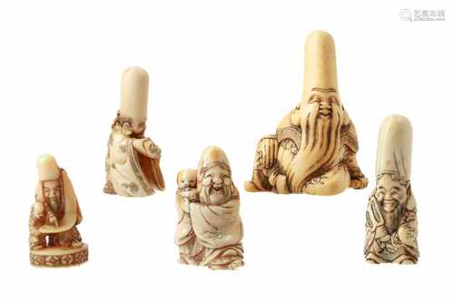 Lot of five netsuke, 1) Ivory Jurojin with karako standing on a turtle. Signed Mitsutoshi. H. 4,5