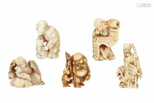 Lot of five netsuke, 1) Ivory karako with Fukurokuju doll. H. 4 cm. 2) Ivory Jurojin with scroll. H.