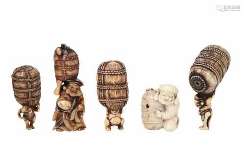 Lot of five netsuke, 1) Ivory Daikoku with rice bag. H. 5,5 cm. 2) Horn Daikoku with rice bag. H.