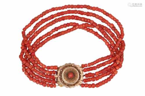 A 5-strand red coral necklace with 14-kt golden clasp set with red coral. Tot. weight ca. 119 g.