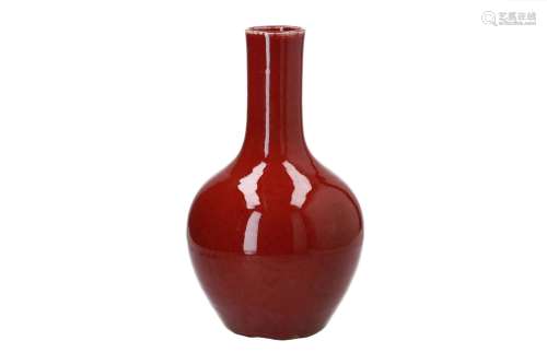 A flambé porcelain vase. Unmarked. China, 19th century. H. ca. 40 cm.