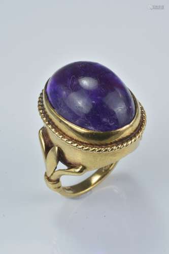 9ct gold ring with amethyst. Size M