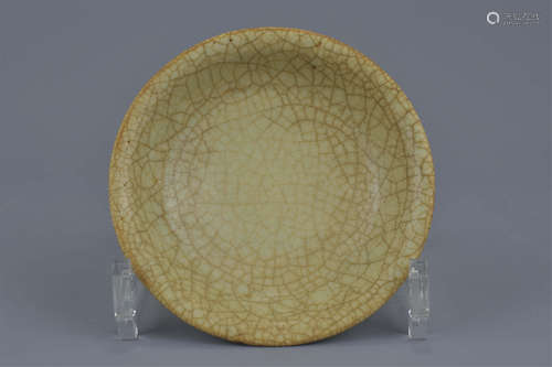 A Chinese Ming Dynasty Gu Yau crackle dish. 12 cm