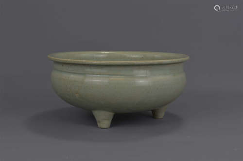 A Chinese Ming dynasty or later celadon porcelain