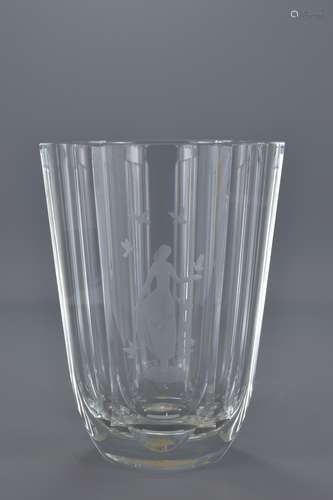 An Orrefors glass vase by Nils Landberg 19cm heigh