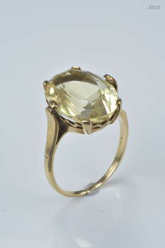 Gold ring with large citron stone. Size S